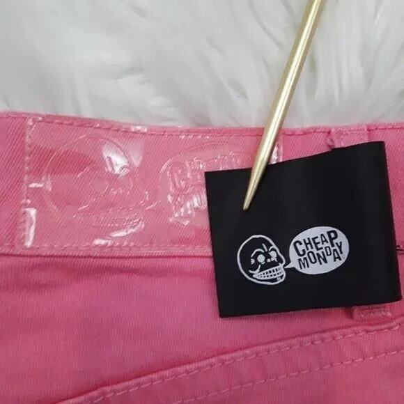 NWT Cheap Monday High-Rise Shorts Size 24 Second Skin Denim Strawberry Pink - Picture 7 of 10